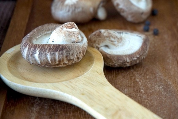 Saint-Jacques poêlées aux Shiitake et pousses d’épinard